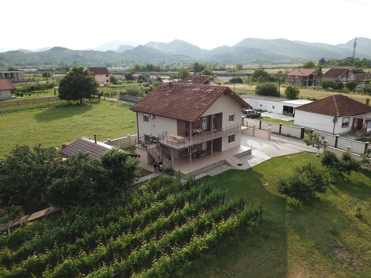 Eko Apartmani Krackovic Golubovci Exterior photo