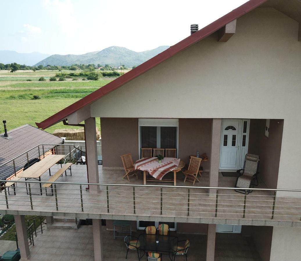 Eko Apartmani Krackovic Golubovci Exterior photo
